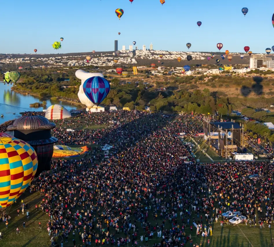 Despegue masivo de globos en el Festival Internacional