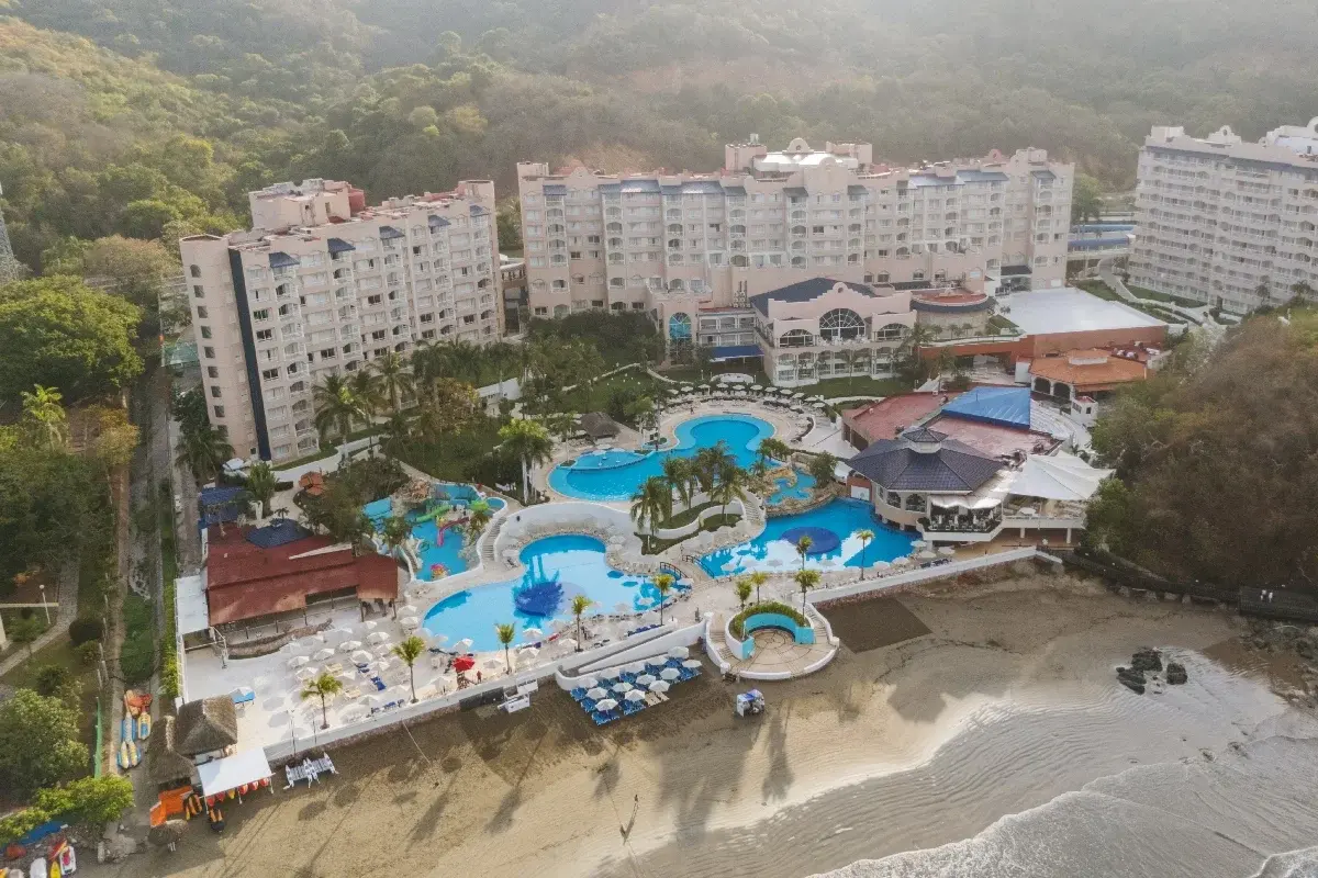 Playa privada del resort en Ixtapa