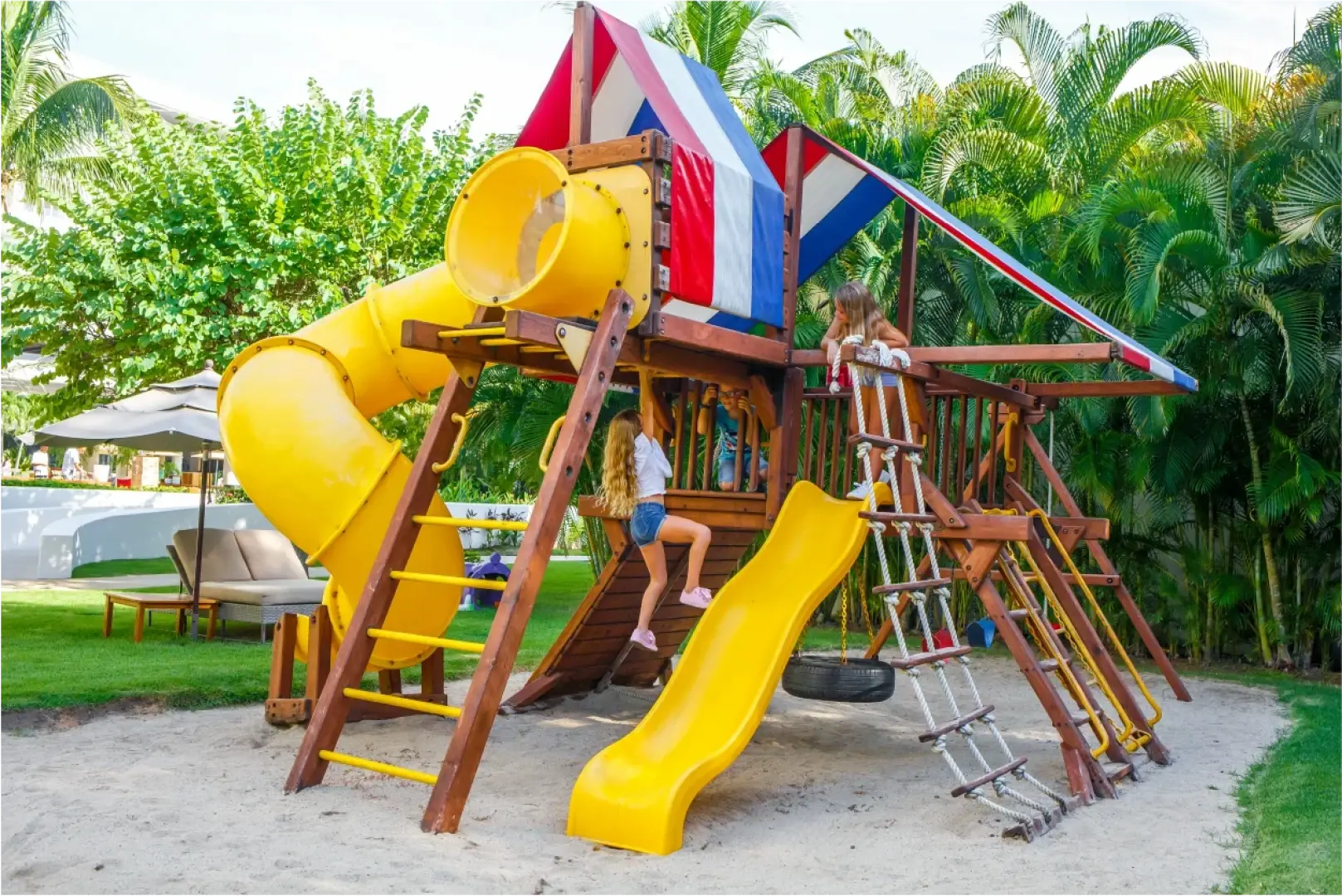 Áreas comunes y jardines del Marival Distinct