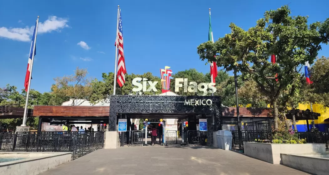 Montaña rusa principal de Six Flags